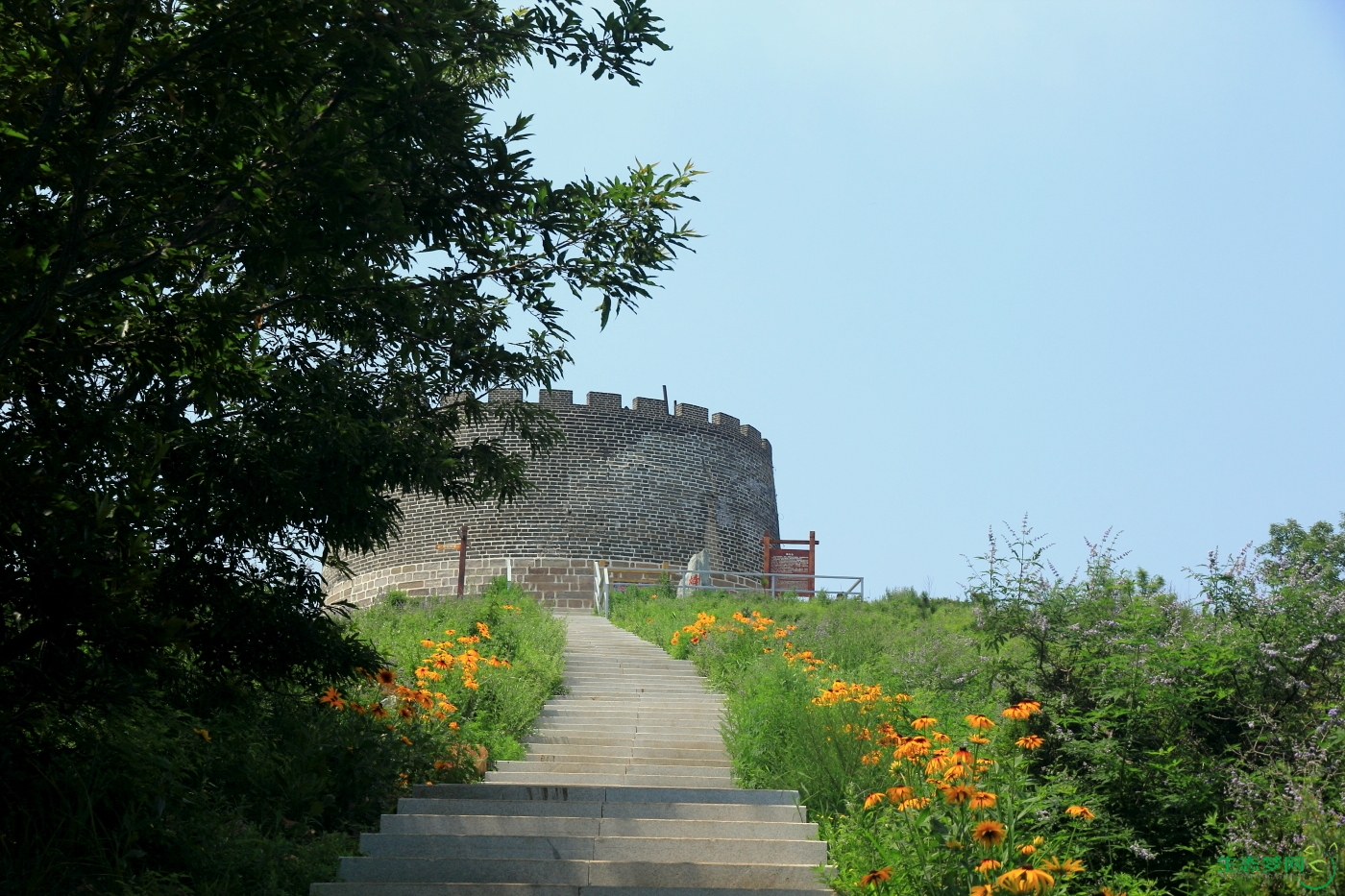 登兴城"首山"